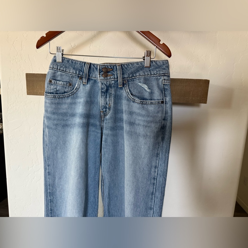Levi's|Women’s low rise superlow loose jeans,Light wash Straight/wide leg•••27 - Picture 5 of 16